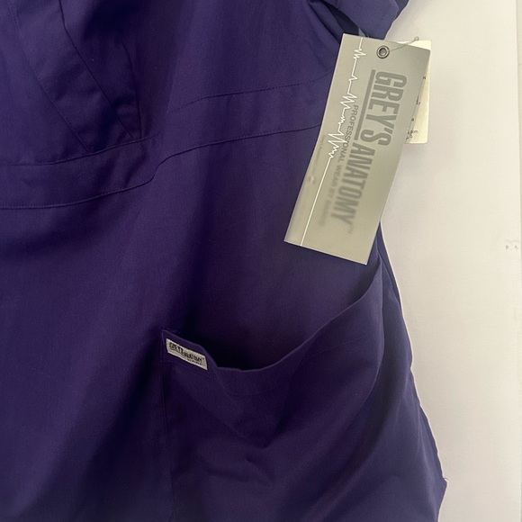 Grey's Anatomy Women’s Junior Top Purple Rain Size 3X Scrub Top by BARCO - Picture 7 of 14